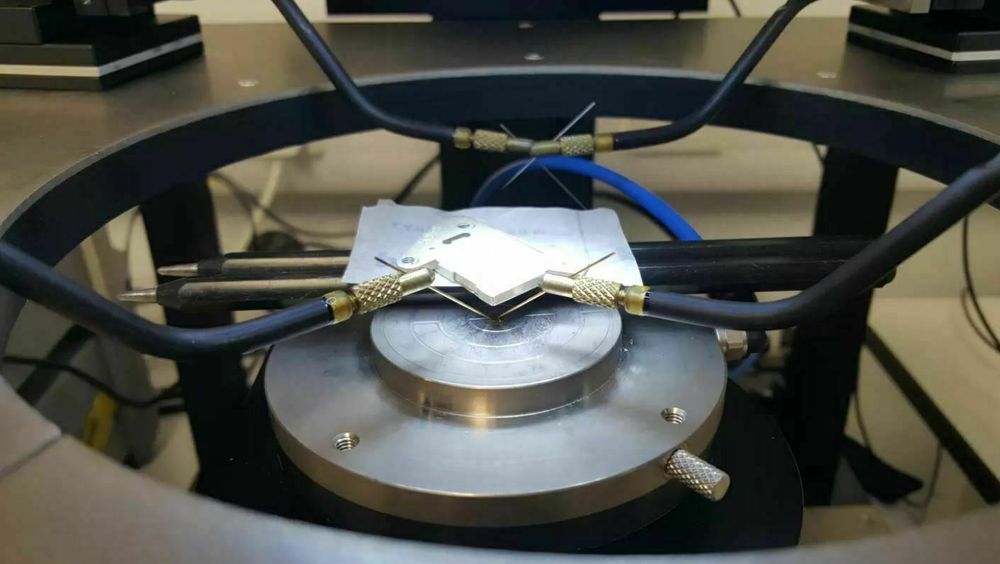 Etter 5700 års bruk har et atombatteri fra Arkenlight fortsatt 50 prosent av kapasiteten igjen. Dette er prototypen som selskapet håper å gjøre kommersiell om fire år.