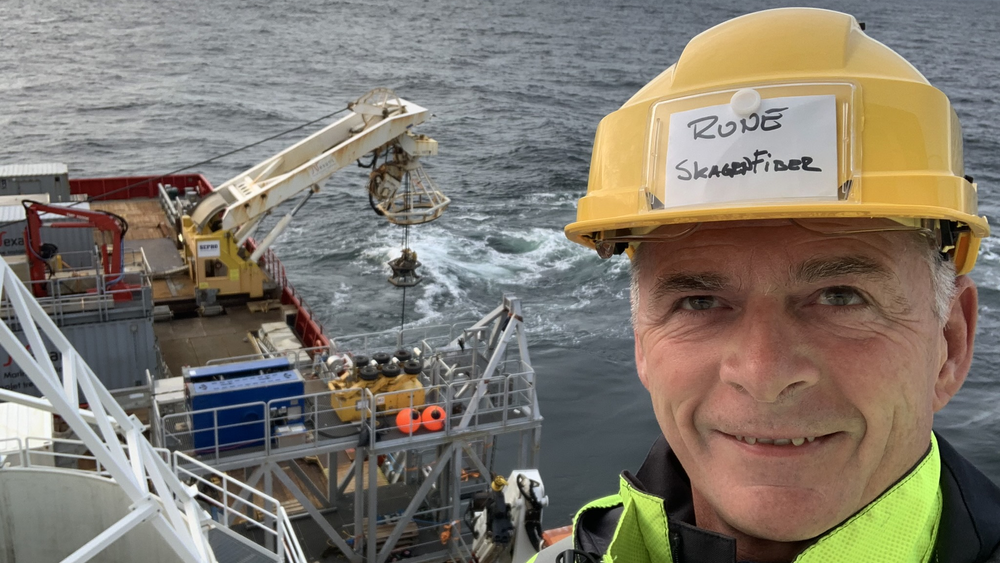 Teknisk direktør Rune Skow i Skagenfiber på kabelleggingsskipet Polar King. Se flere bilder fra overfarten i bunn av artikkelen.
