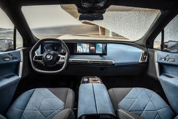 Interiøret i BMW iX.