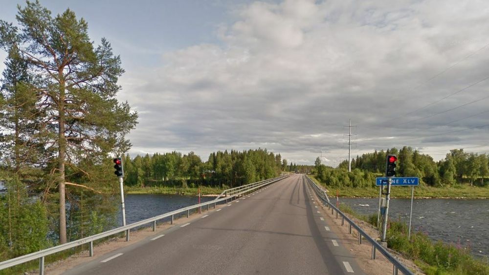 Det er denne brua som nå er blitt stengt med umiddelbar virkning på grunn av sprekker.