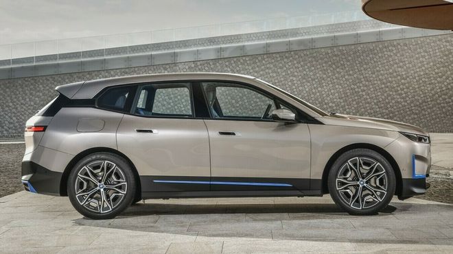 BMW iX.
