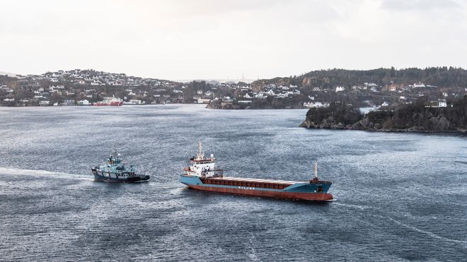 Lasteskip fikk motorstans - nær ved å grunnstøte