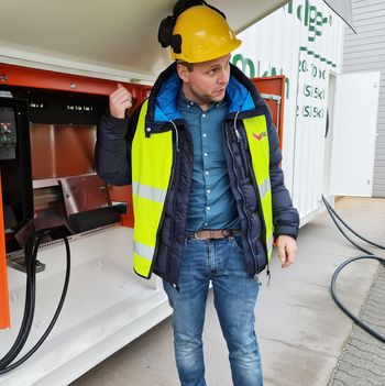 Hurtiglader mobil utslippsfri byggeplass anleggsmaskiner ccs2 container frekvensomformere est floattech auto-maskin bns jannik stanger