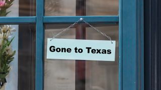 Stengt dør med skilt hvor det står «Gone to Texas».