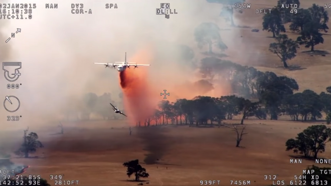 Klar for brannsesongen: Etter et døgns flytid er Luftforsvarets gamle Hercules i Australia
