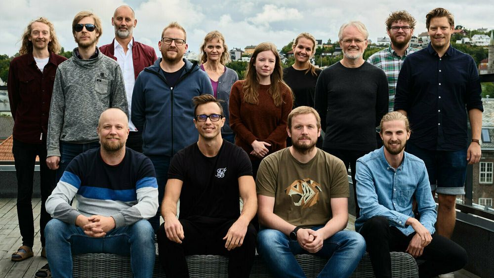 14 av de i alt 22 ansatte i oppstartsbedriften Nomono, som holder til i Trondheim.