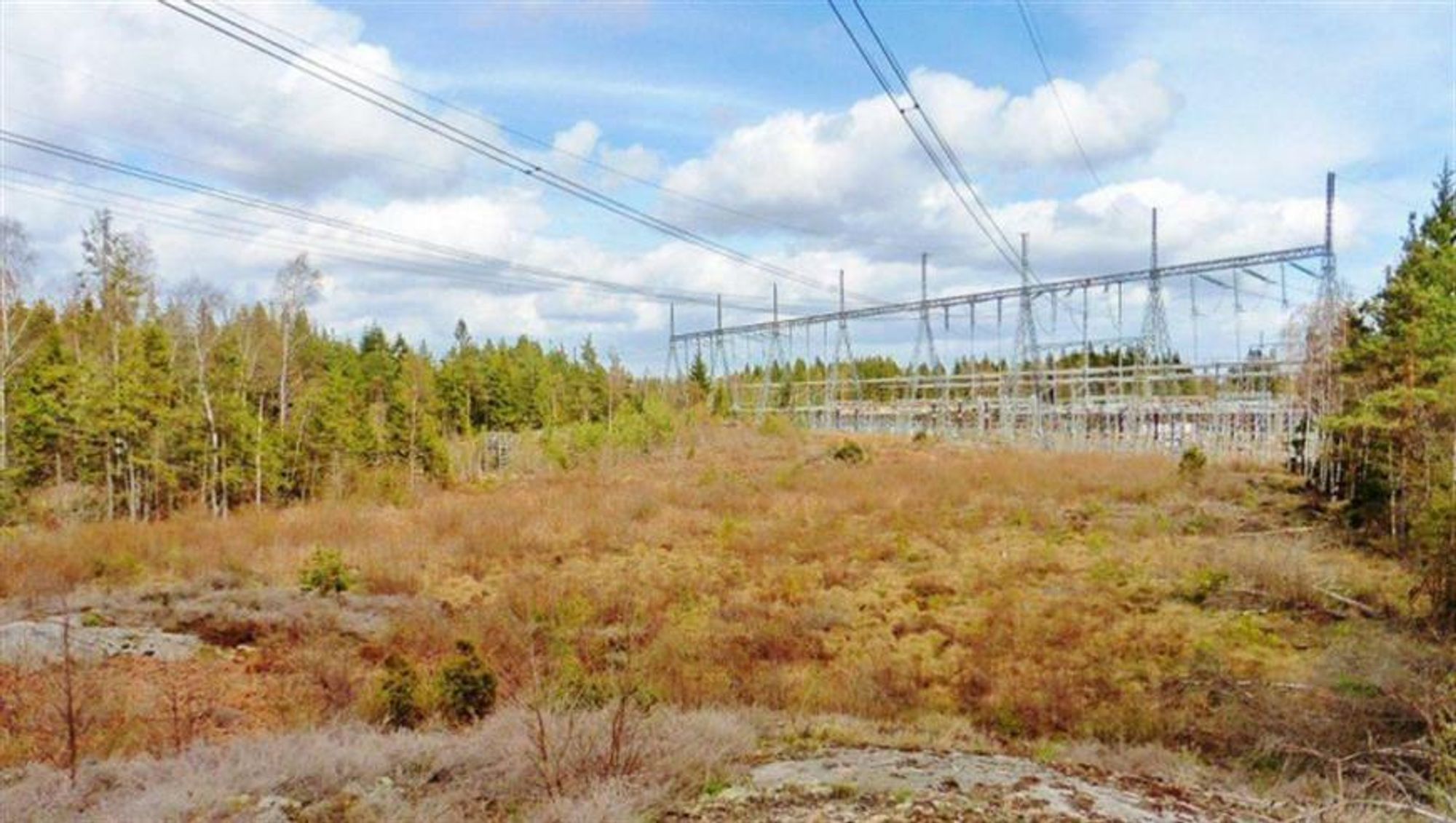 God kapasitet mellom Norge og vårt naboland er særlig viktig i perioder med høye strømpriser og lav fyllingsgrad, slik vi har nå, sier Reguleringsmyndigheten for Energi.