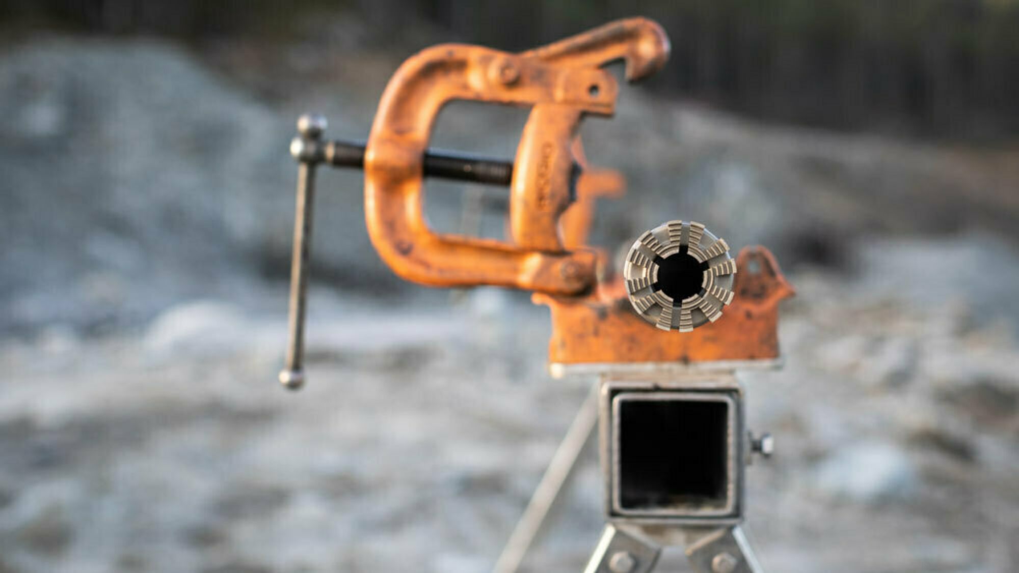 Devico mener oppstartsbedriften Aziwell har kopiert deres kjernebor for å lete etter sjeldne mineraler.