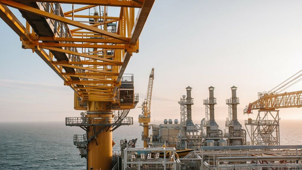 Johan Sverdrup-feltet kan trolig øke produksjonsraten nok en gang. Da vil det bli produsert det nesten 100.000 fat olje per dag mer enn det som var forventet ved oppstart – som gir 15 milliarder kroner i ekstra inntekter årlig.