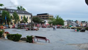 /2646/2646981/Larvik_torg_sett_mot_gaten_Larvik_torg.300x169.jpg