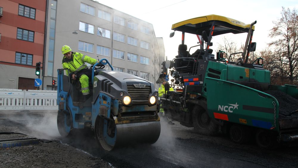 To asfaltkontrakter i Trøndelag: Peab og Veidekke har lavest pris