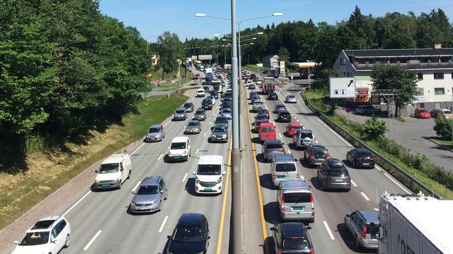 Trafikk på E18 ved Høvik I Bærum.