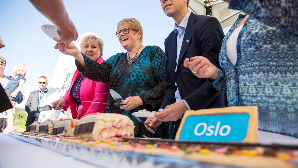 Det er ikke første gang at regjeringen feirer dobbeltsporet mellom Oslo og Hønefoss. Her fra 2015, da partlederne markerte starten på planleggingen av det store prosjektet. Fra venstre statsminister Erna Solberg, Venstreleder Trine Skei Grande, KRF-leder Knut Arild Hareide og Frp-leder Siv Jensen.
