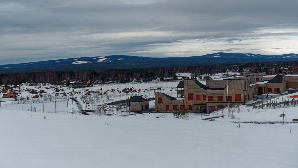 Det gamle sandtaket, og en del rundt, skal bli en ny og fremtidsrettet bydel i Elverum. Ydalir skole er allerede på plass - etter hvert kommer 800 boenheter.