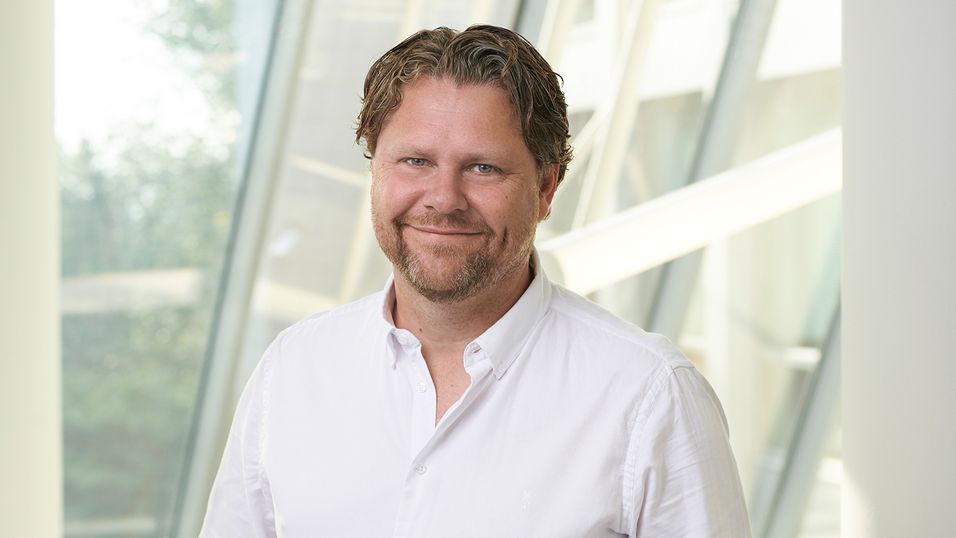 Pål Rune Kaalen, direktør for privatmarkedet i Telia Norge, deler gledelige nyheter om nytt innhold til sine TV-kunder.