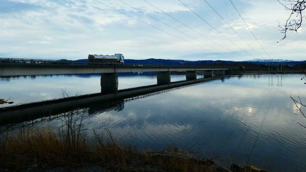  Den 285 meter lange Verdal bru ble bygget i 1975 og ligger på E6 i Trøndelag. Nå skal også den bli gjenstand for hovedinspeksjon.