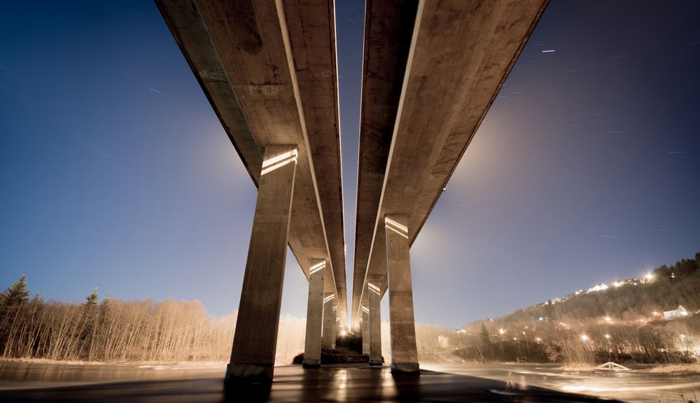 Den ene av de to parallelle Kroppanbruene på E6 gjennom Trondheim er moden for litt oppgradering nå.