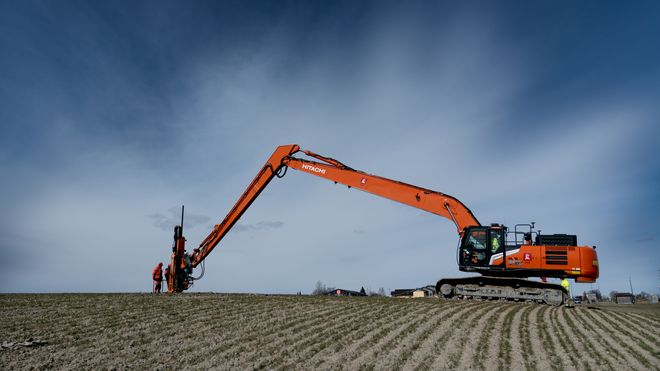 Vegvesenet trengte en borerigg uten motor, hydraulikk og strøm som kunne koples på en gravemaskin. Geosafe tok utfordringen