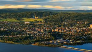 /2669/2669301/2048px-Lillehammer_City.300x169.jpg