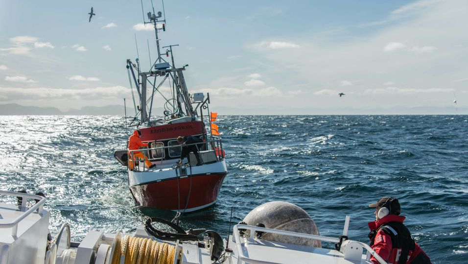 Redningsselskapet og Telenor Kystradio har inngått en avtale for å styrke beredskapen og sikkerheten for sjøfarende. Foto: Redningsselskapet.