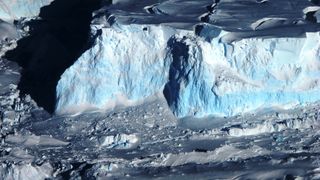 Om oppvarmingen når 3 grader, vil det ifølge forskerne blant annet føre til at smelting fra Thwaites-breen i Antarktis leder til at havnivået stiger.