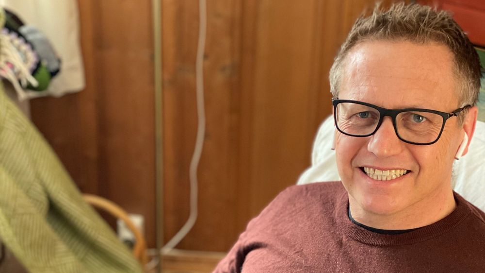 Sjefforsker Nils Brede Moe ved Sintef tror ikke på at folk vil dra på jobben for å sitte i digitale møter hele dagen.