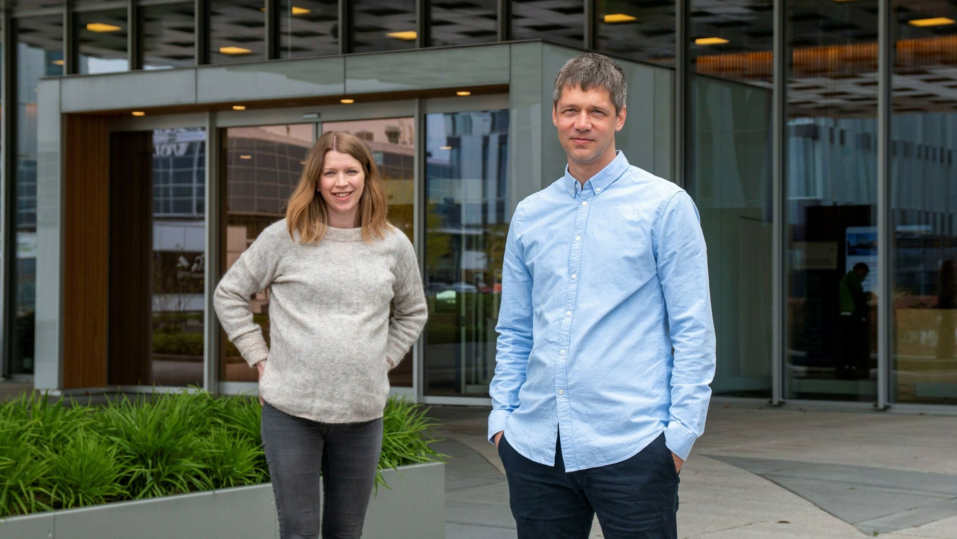 Siden Rebecca Wiborg Seyfarth og Andreas Korneliussen begynte i Cognite har antall ansatte tidoblet seg. Foto: TUM Studio 