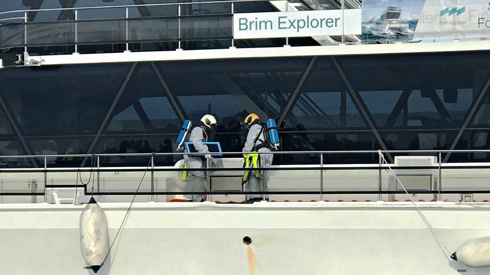 Det var lenge frykt for at det var dannet eksplosive gasser etter brannen på Brim Explorer. Mannskap fra Vestfold interkommunale brannvesen måtte pumpe inn nitrogen for å drive ut eventuelle eksplosive gasser før de kunne gå ned i maskinrommet og batterirommet.