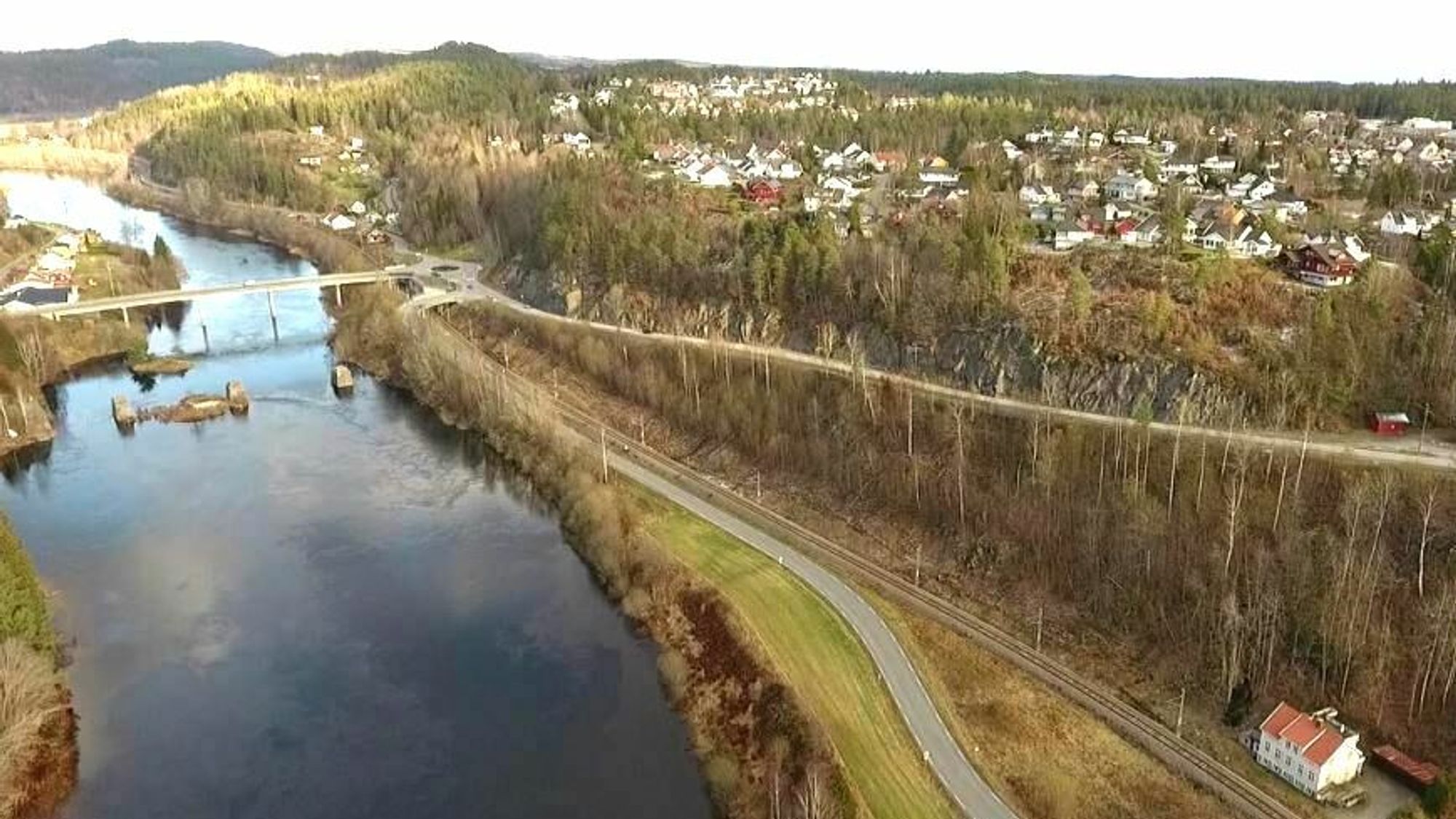 Det skal nå bygges gang- og sykkelvei på fylkesvei 42 Blakstadheia-Blakstad, slik at det blir et godt tilbud helt frem til kommunesenteret for myke trafikanter.