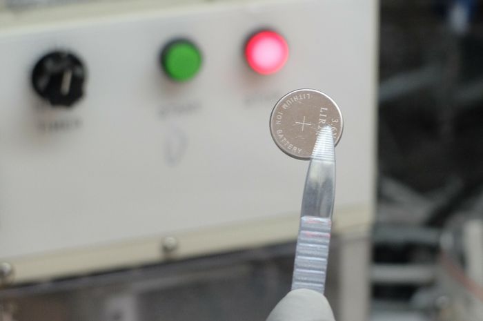 Et natriumionebatteri som Anders Brennhagen har bygget.