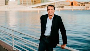 /2681/2681792/Guillaume-Van-Gaver2.300x169.jpg