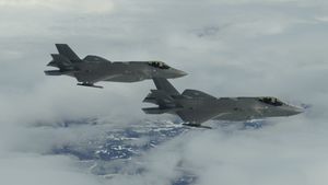 /2681/2681961/F-35_fra_lufta_2.300x169.jpg