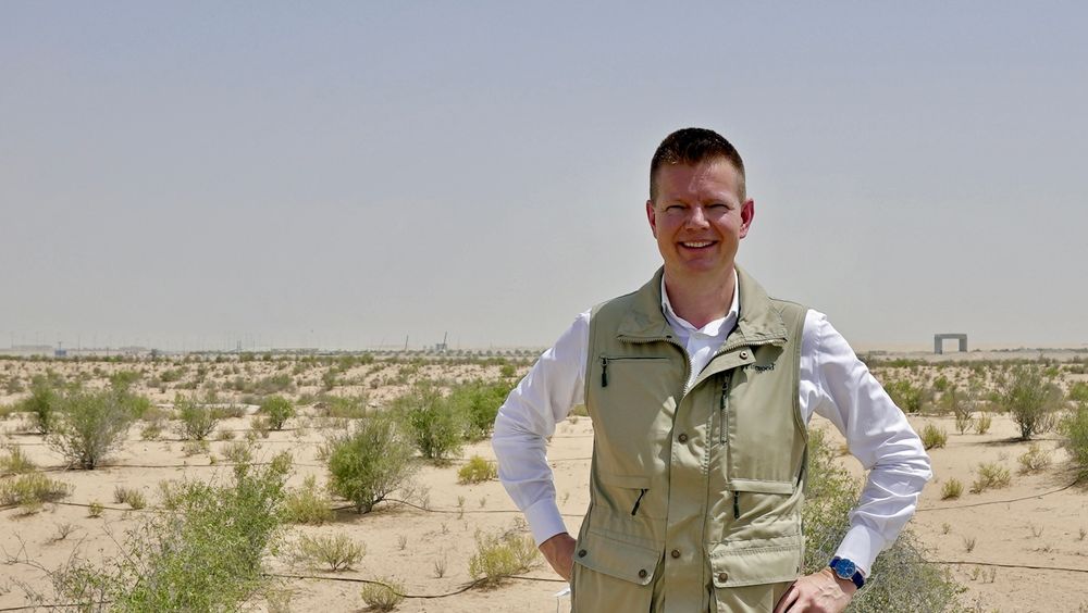 Administrerende direktør Ole Kristian Sivertsen på feltstudie i Abu Dabi