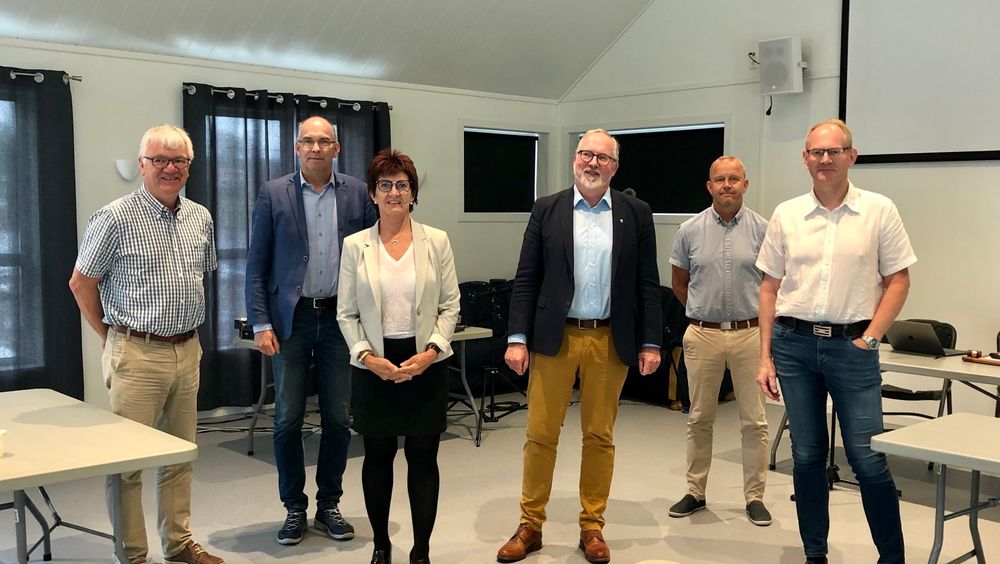 Fra venstre: Ordfører Hallgeir Kjeldal, Bamble, Kjetil Glimsdal, bystyret Grimstad, Marianne Landaas, ordfører Tvedestrand, Per Kristian Lunden, ordfører i Risør og leder av det interkommunale planstyret, Grunde Knudsen, ordfører Kragerø og Kjetil Torp, ordfører Vegårshei.