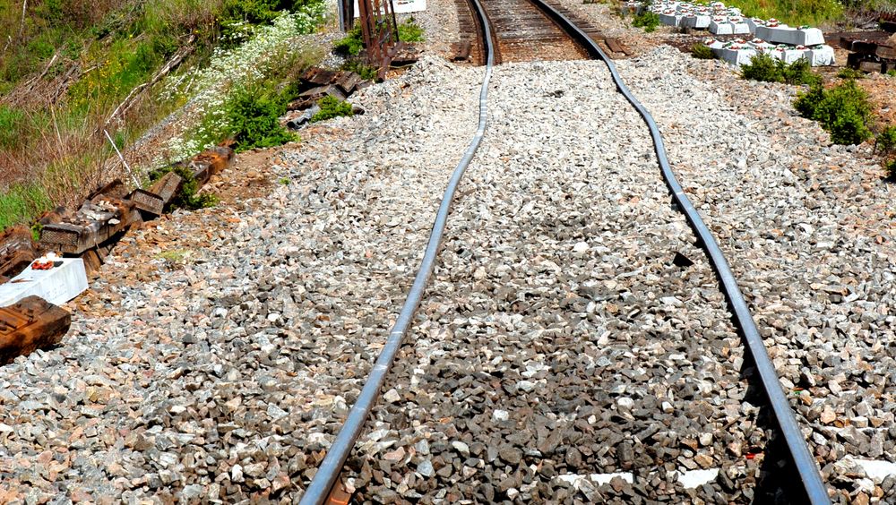 Avsporing etter solslyngen på Flå i fjor sommer medførte 23 innstillinger av tog og totalt 10,2 forsinkelsestimer.