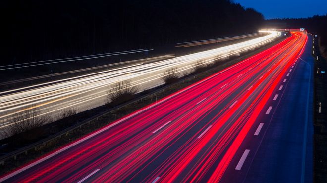 The Indiana Department of Transportation samarbeider med Purdue University og tyske Magment for å etablere trådløs lading langs motorvei.