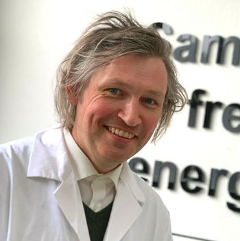 Professor Odne Stokke Burheim ved Institutt for energi-og prosessteknikk er primus motor for det nye batterilaboratoriet på NTNU.