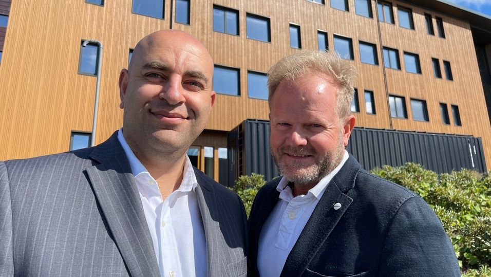 Fra venstre: George Demir og Jørn Jamissen trer begge inn i direktørstillinger i Mobit.
