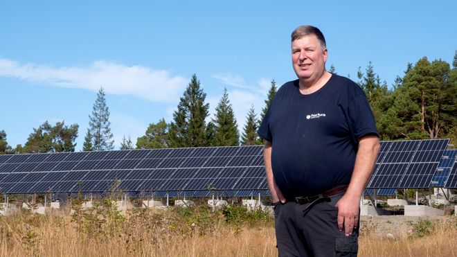 Nå har bonden, kyrne og grisene gått off-grid: Lager sitt eget hydrogen på gården