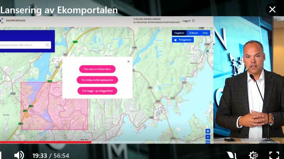 Direktør for teknologiavdelinga i Nasjonal kommunikasjonsmyndighet, Per Eirik Heimdal, viser hvordan søk kan gjøres i Ekomportalen. 