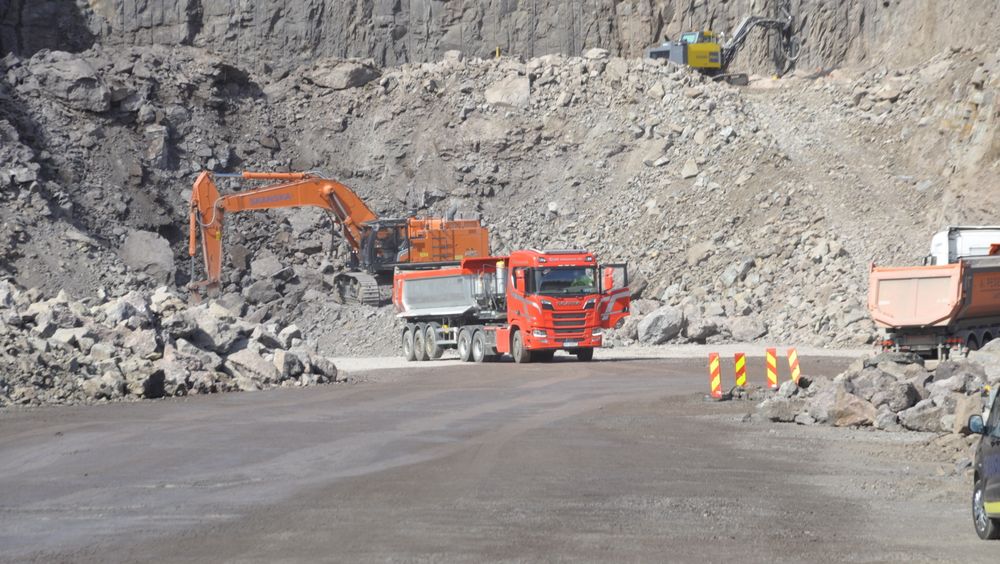 I de første 150 dagene med anleggsdrift har Skanska sprengt ut nesten 1 million kubikkmeter bergmasser. 