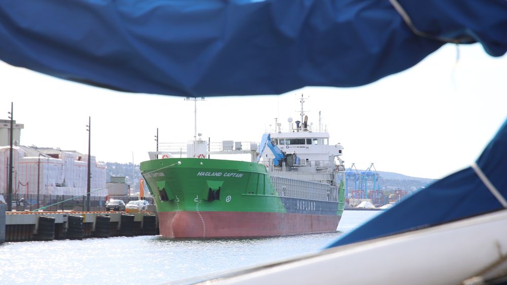 Hagland Captain på snarvisitt i Oslo for å markere at skipet er ferdig bygget til å bli verdens første ombygde bulkskip til batterihybrid drift.