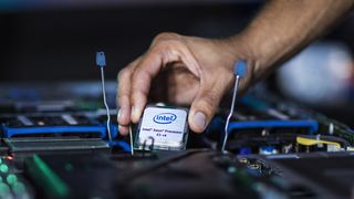 Intel vil la deg oppdatere BIOS/UEFI uten omstart