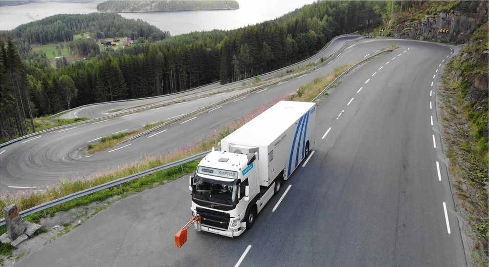 Ved å måle bæreevnen i fart, får Statens vegvesen oversikt over tilstanden på riksveiene på rekordtid.