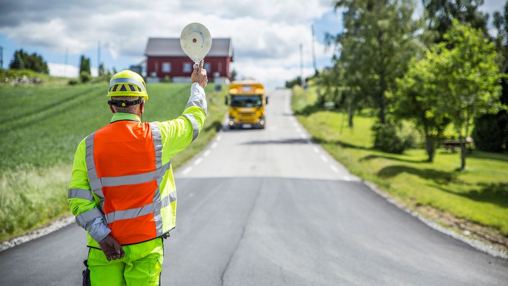 Ulykken på riksvei 7 er en sterk påminnelse om at både entreprenører og byggherrer må gjøre mer for sikkerheten