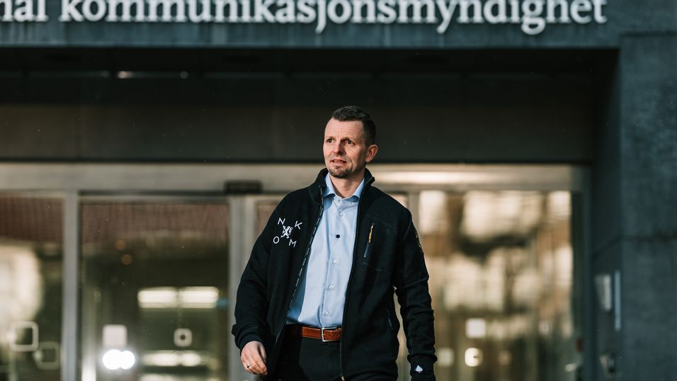 Avdelingsdirektør Hans Jørgen Enger i Nasjonal kommunikasjonsmyndighet har sendt forslag til prisregulering av fast trådløst bredbånd hos Telenor til ESA.