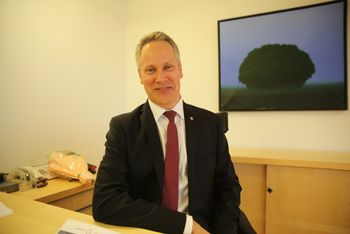 Samferdselsminister Jon-Ivar Nygård etter nøkkeloverrekkelse i departementet, oktober 2021.