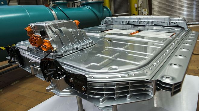 Audi skal utvikle stempelmotor og batteri side om side
