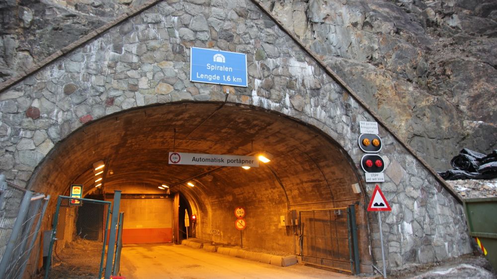 Nedre portal til Spiralen. Bildet er tatt da utbedringen av hele tunnelen pågikk i 2019.