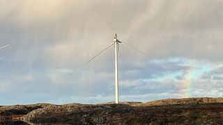 Fredag 12. november 2021 falt et vingeblad av en vindturbin i Frøya vindpark.